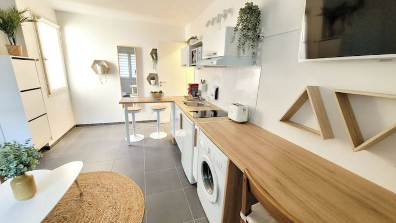 Photo of Kitchen in Residence Las Rebes Batiment
