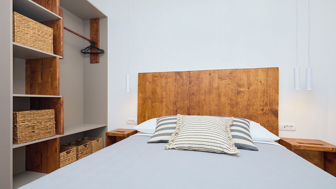 Photo of Bedroom in Pile