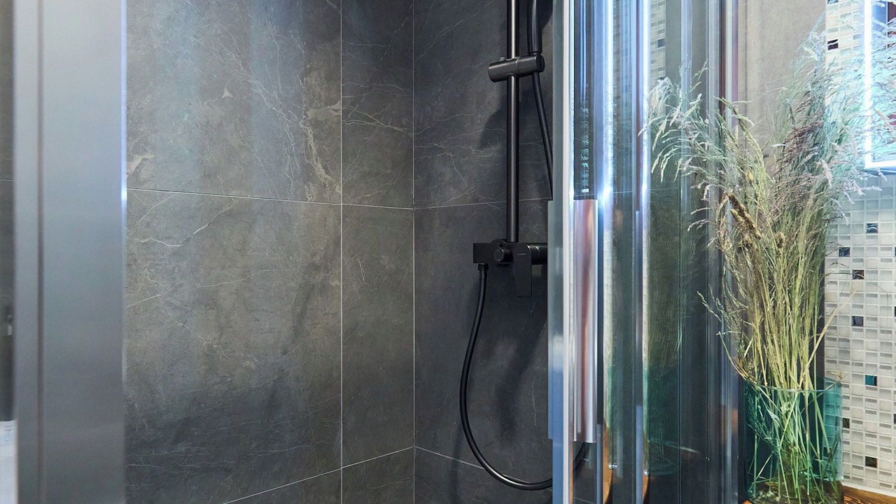 Photo of Bathroom in Pile