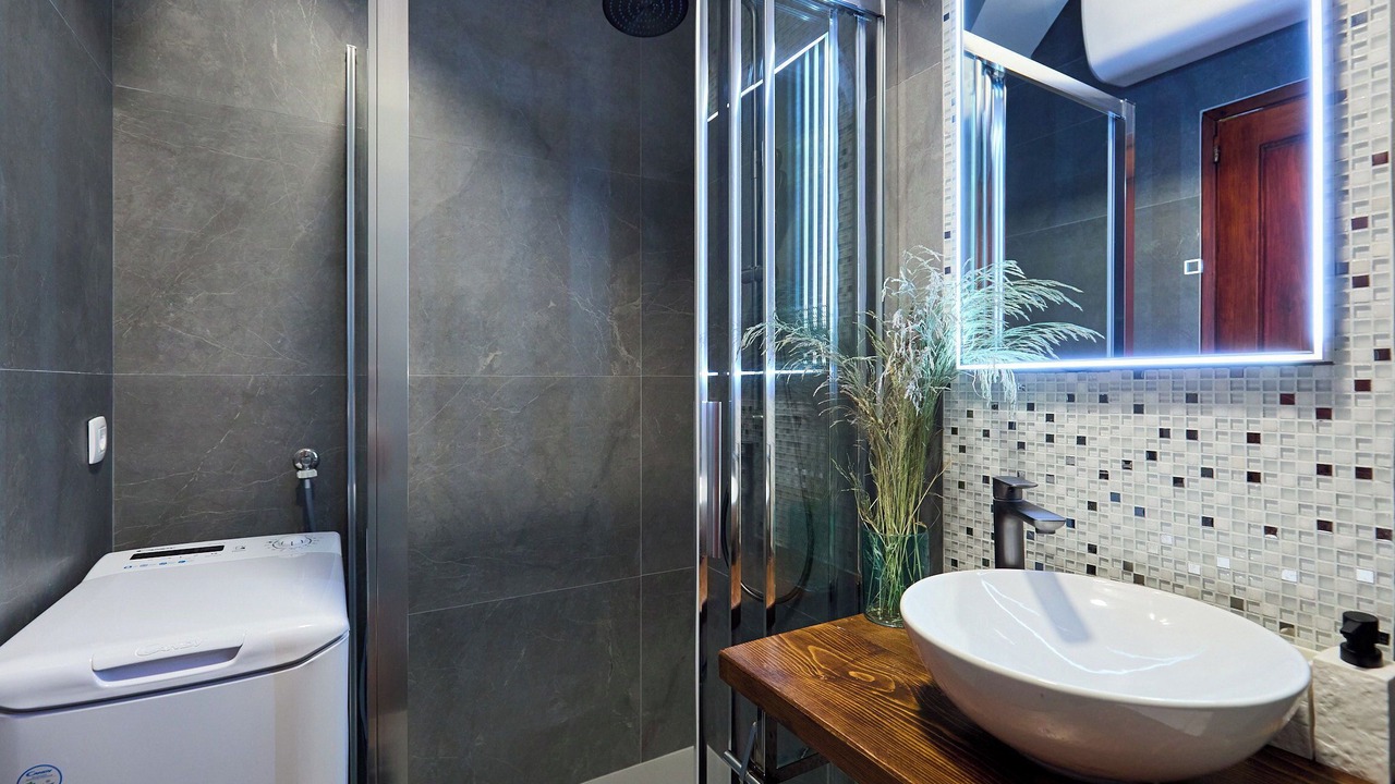 Photo of Bathroom in Pile