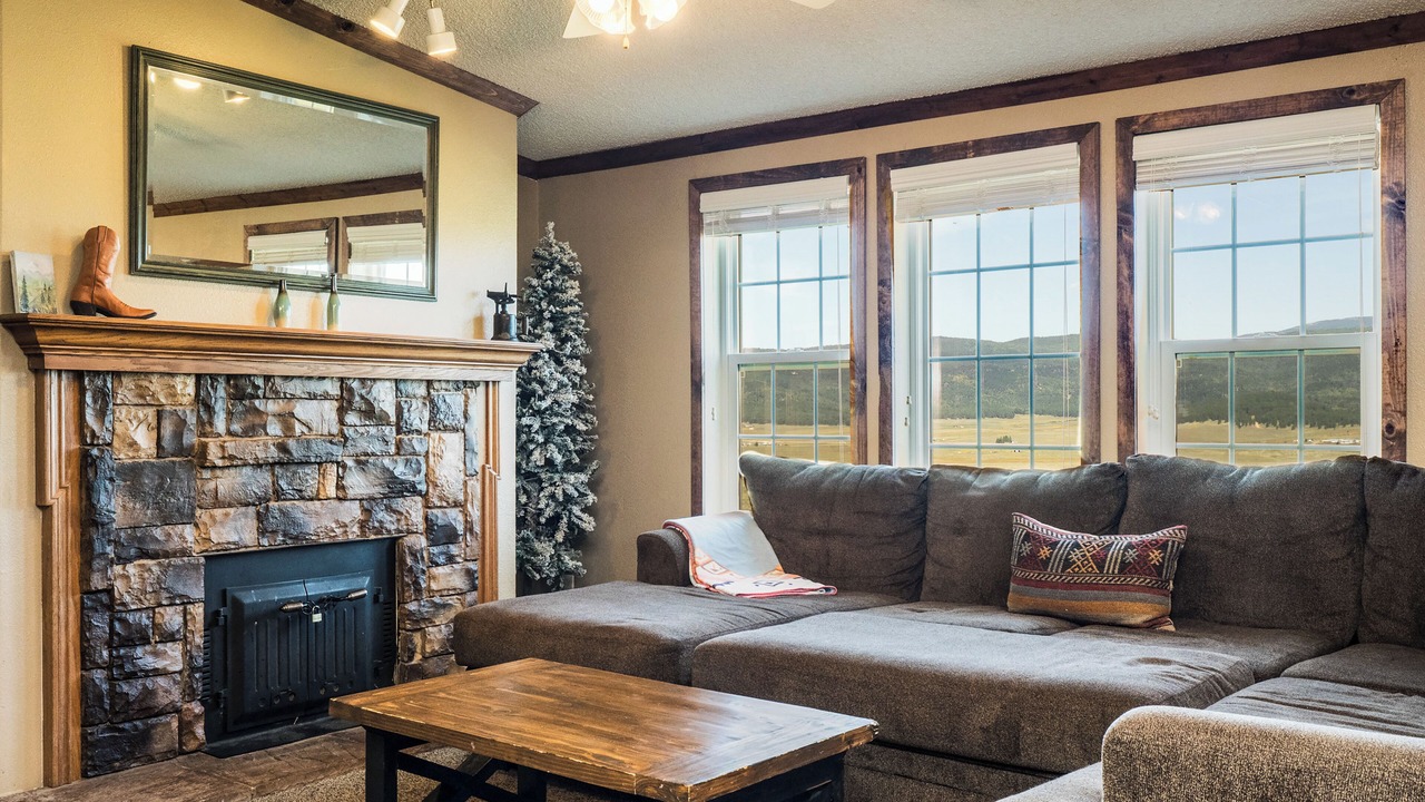 Photo of Livingroom in Angel Fire
