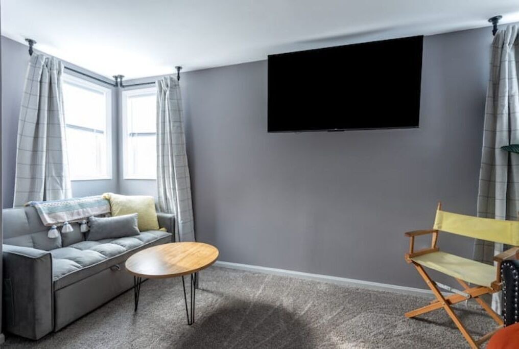 Photo of Livingroom in Delavan Lake