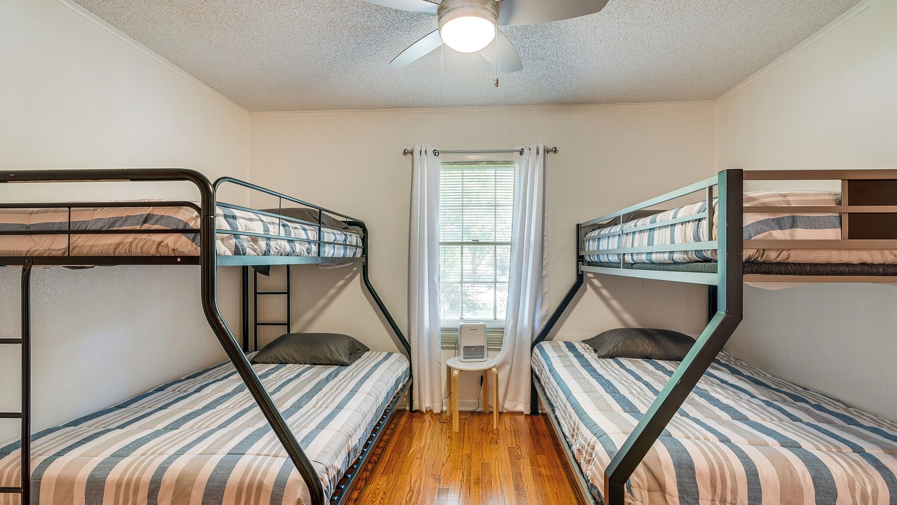 Photo of Bedroom in Lake Jackson