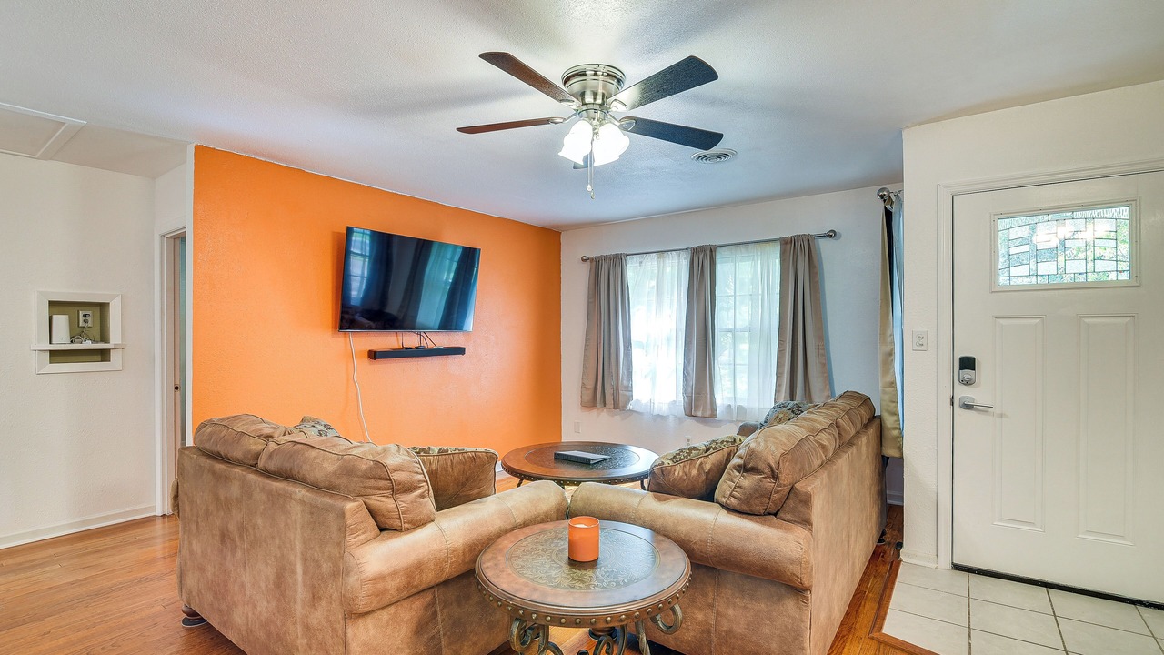 Photo of Bedroom in Lake Jackson