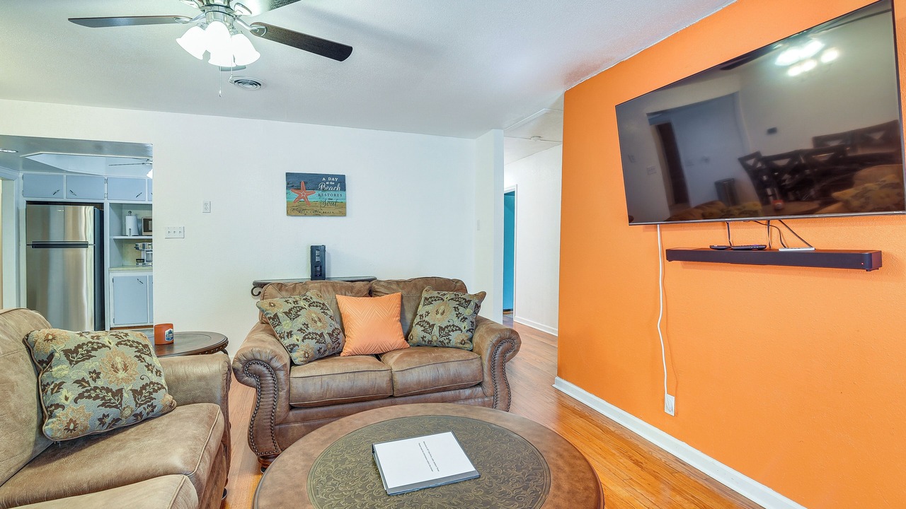 Photo of Livingroom in Lake Jackson