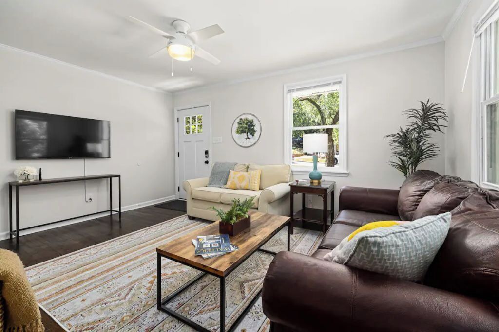 Photo of Livingroom in Southeast Raleigh