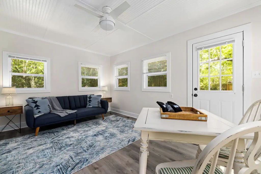 Photo of Livingroom in Southeast Raleigh