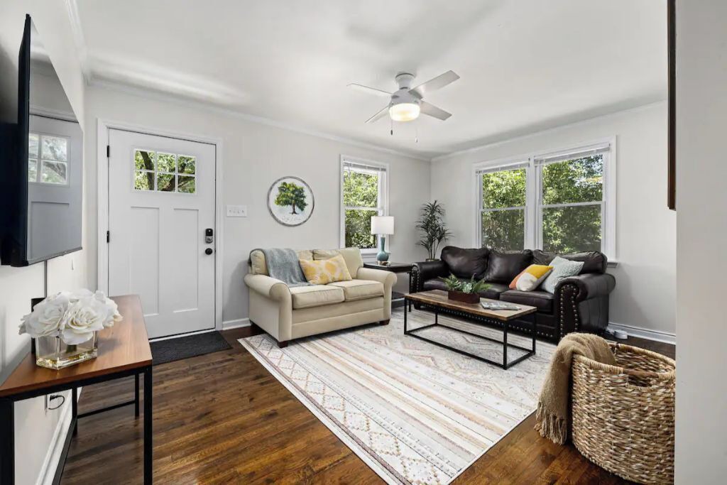 Photo of Livingroom in Southeast Raleigh