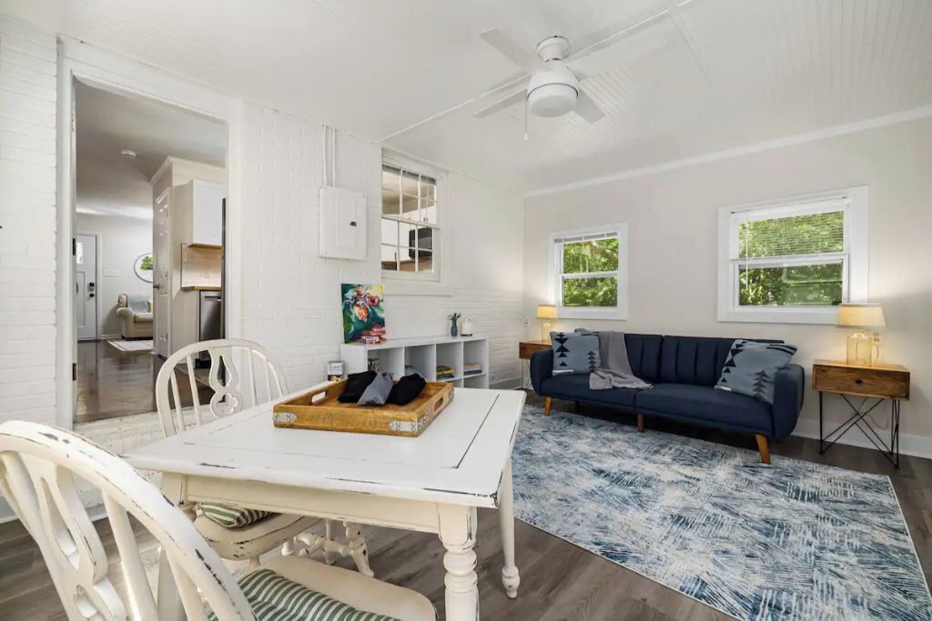 Photo of Livingroom in Southeast Raleigh