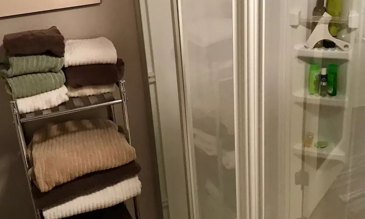 Photo of Bathroom in Mahncke Park