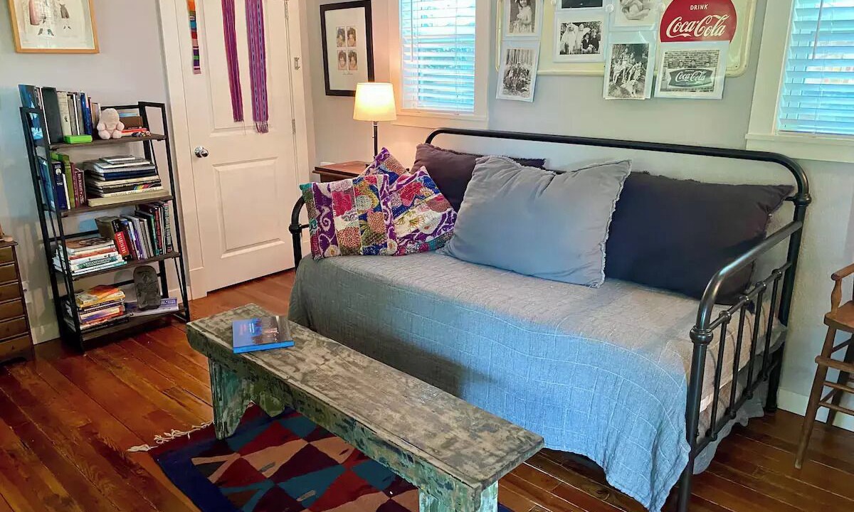 Photo of Livingroom in Mahncke Park