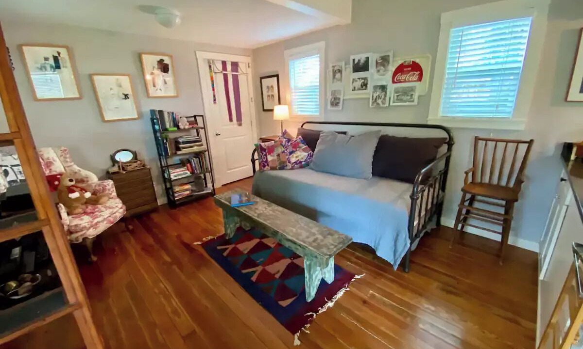 Photo of Livingroom in Mahncke Park