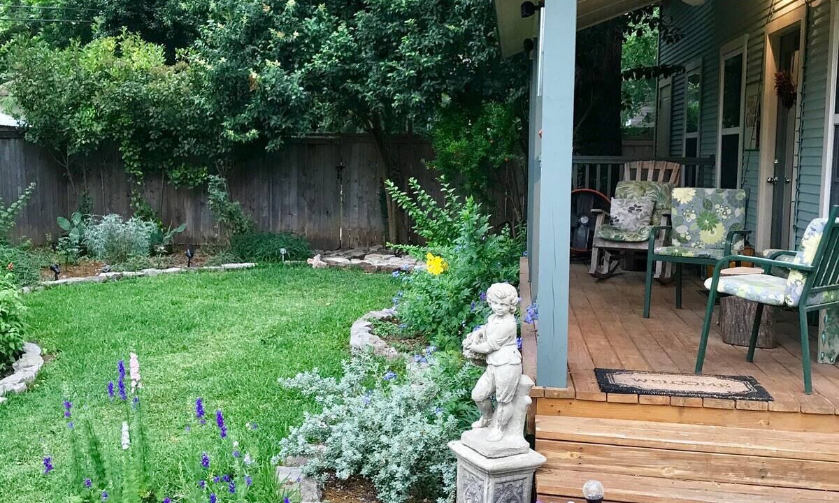 Photo of Patio Balcony in Mahncke Park