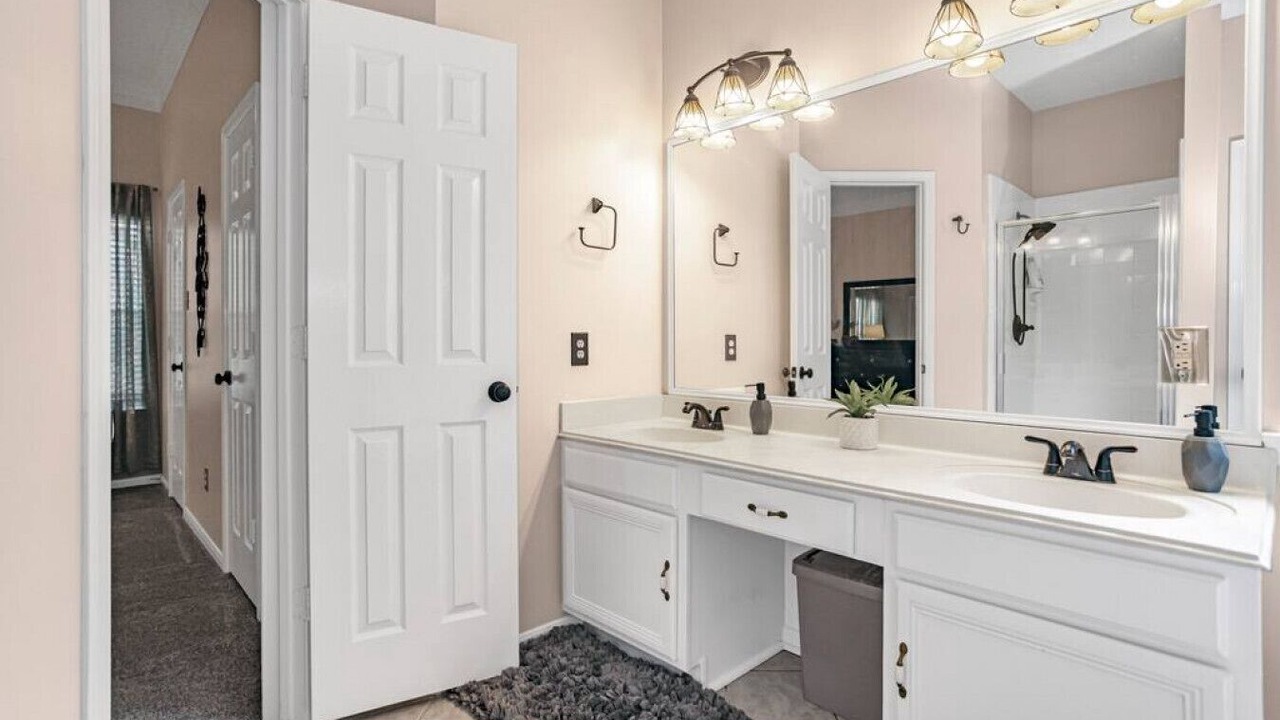 Photo of Bathroom in Klein