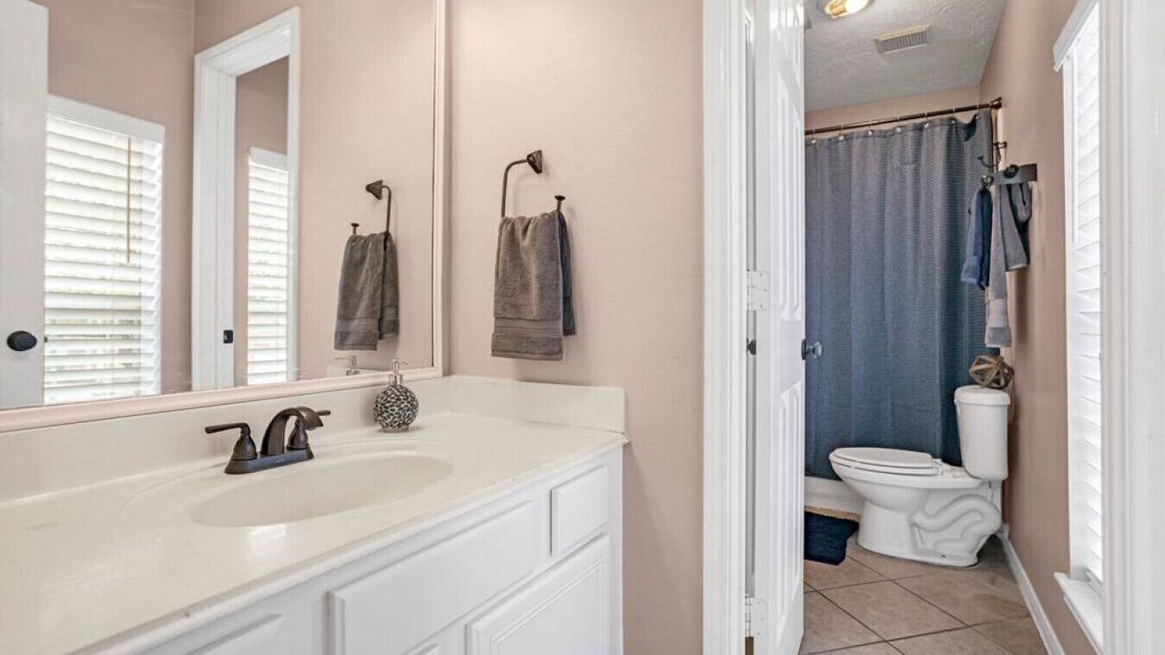 Photo of Bathroom in Klein