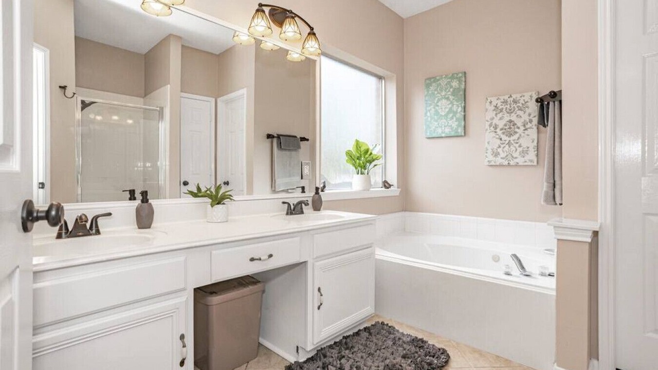 Photo of Bathroom in Klein