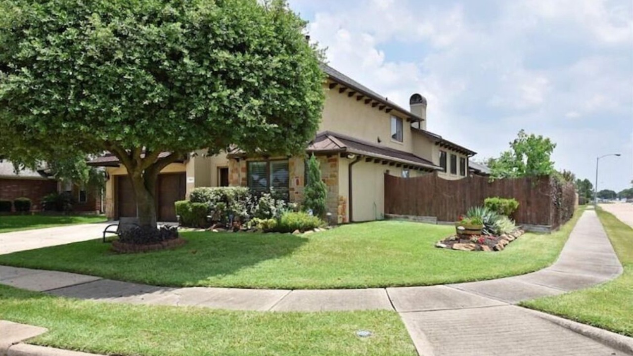 Photo of Outdoor in Mission Bend