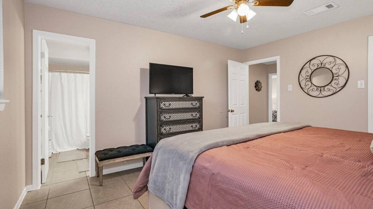 Photo of Bedroom in Kempwood