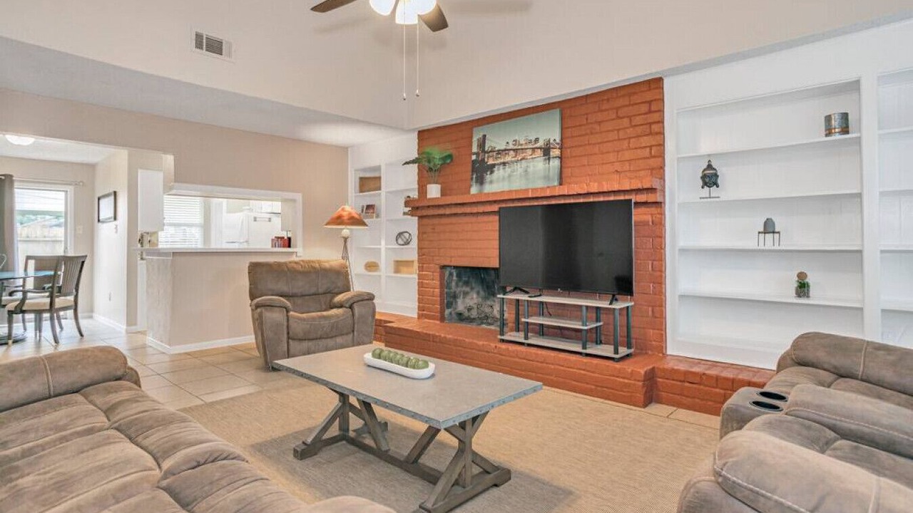 Photo of Livingroom in Kempwood
