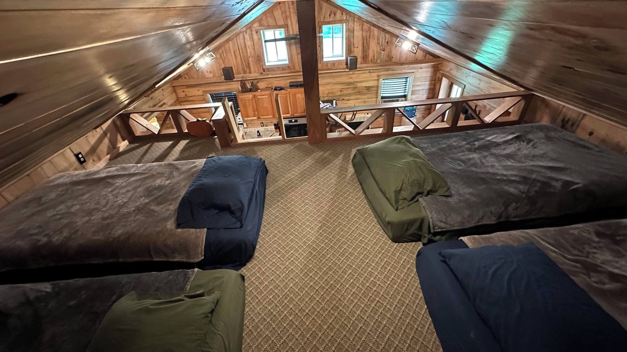 Photo of Bedroom in Huey