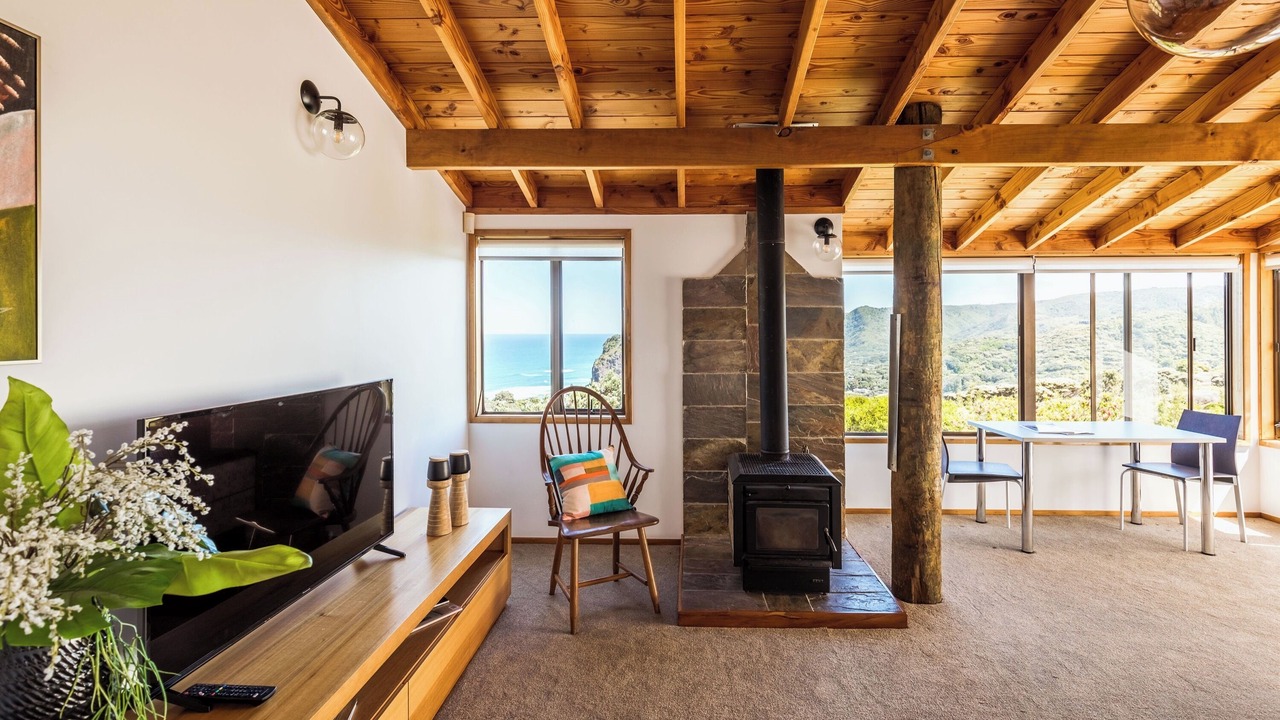 Photo of Livingroom in Piha