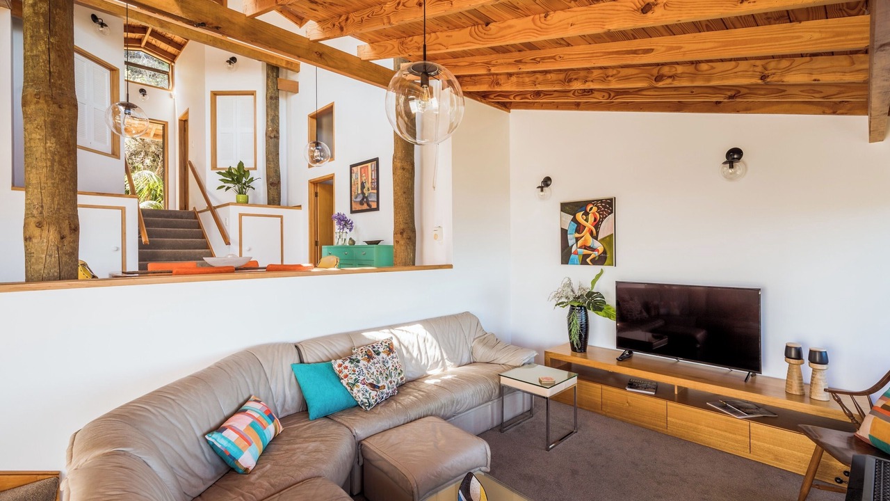 Photo of Livingroom in Piha