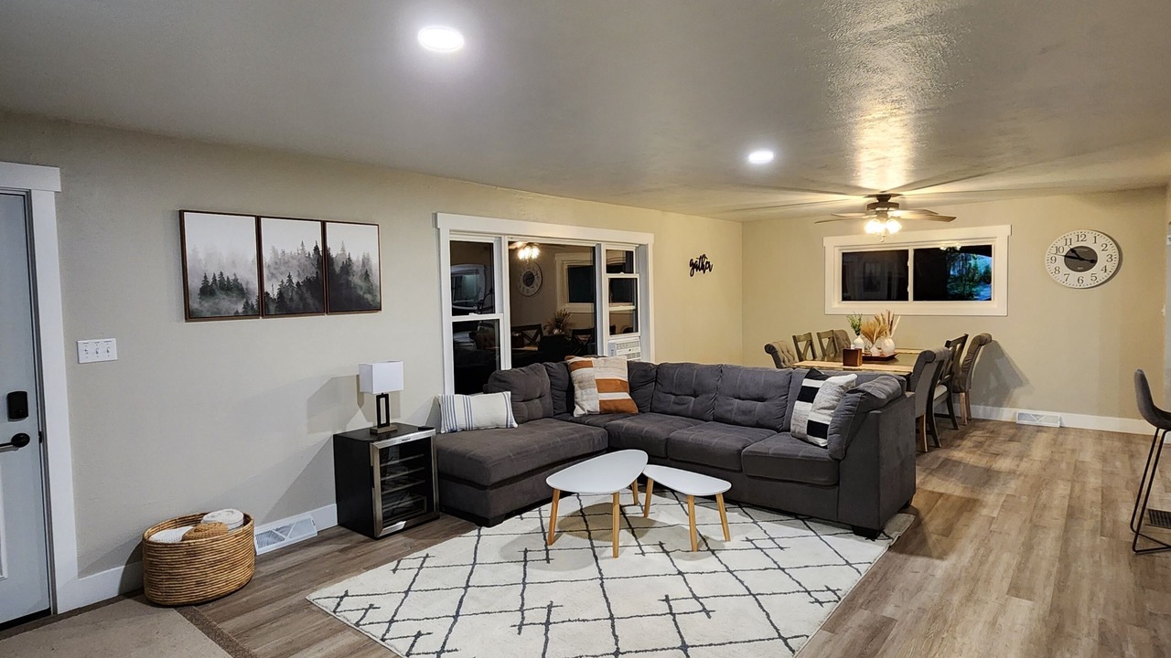 Photo of Livingroom in Orr