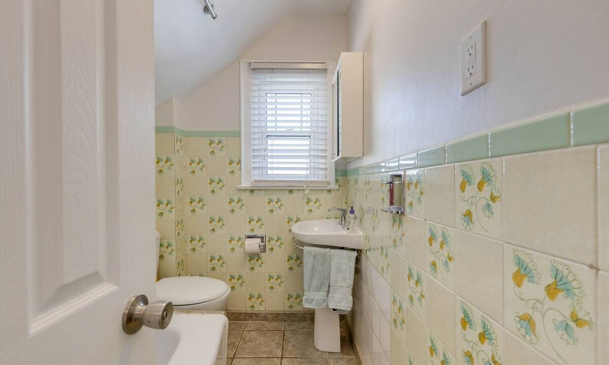 Photo of Bathroom in Oakwood Village