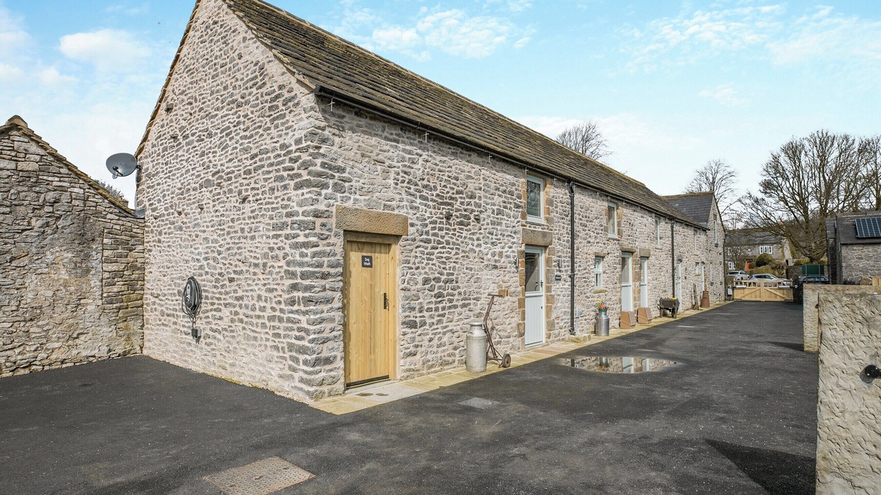 Photo of Outdoor in Litton