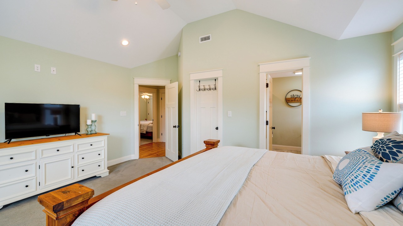Photo of Bedroom in Colington