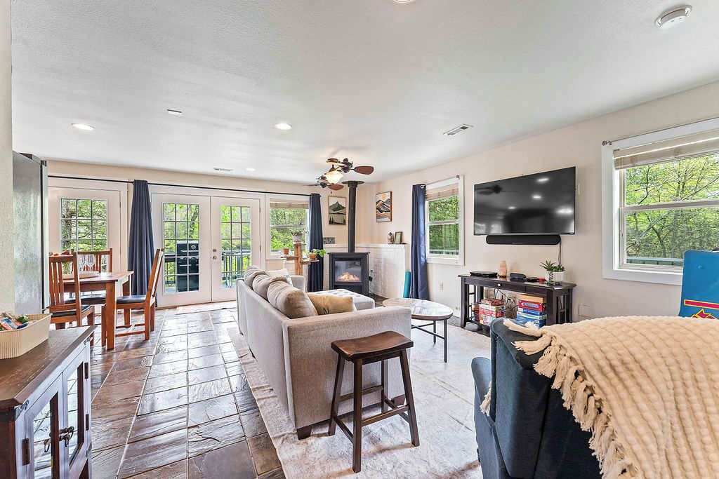 Photo of Livingroom in Eureka Springs