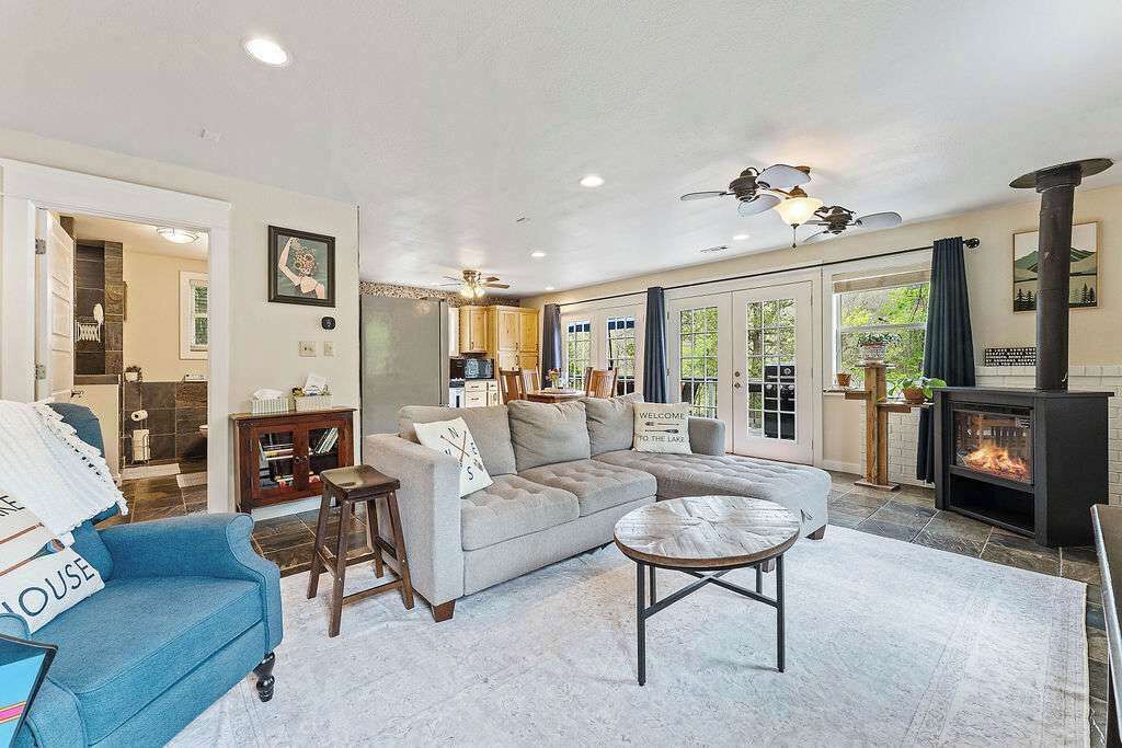 Photo of Livingroom in Eureka Springs