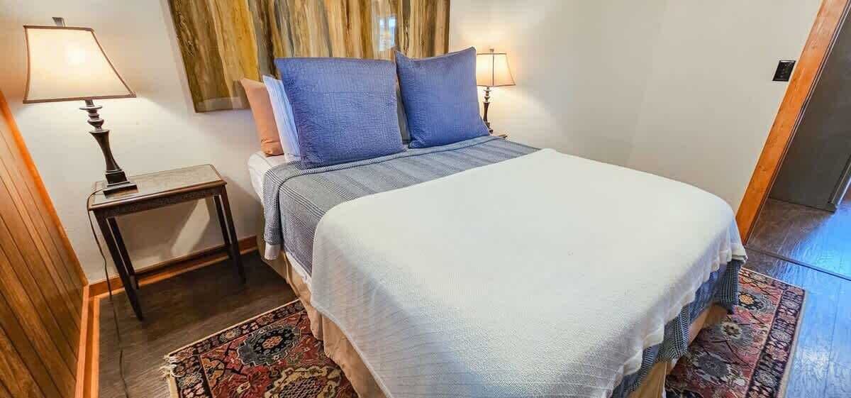 Photo of Bedroom in Eureka Springs