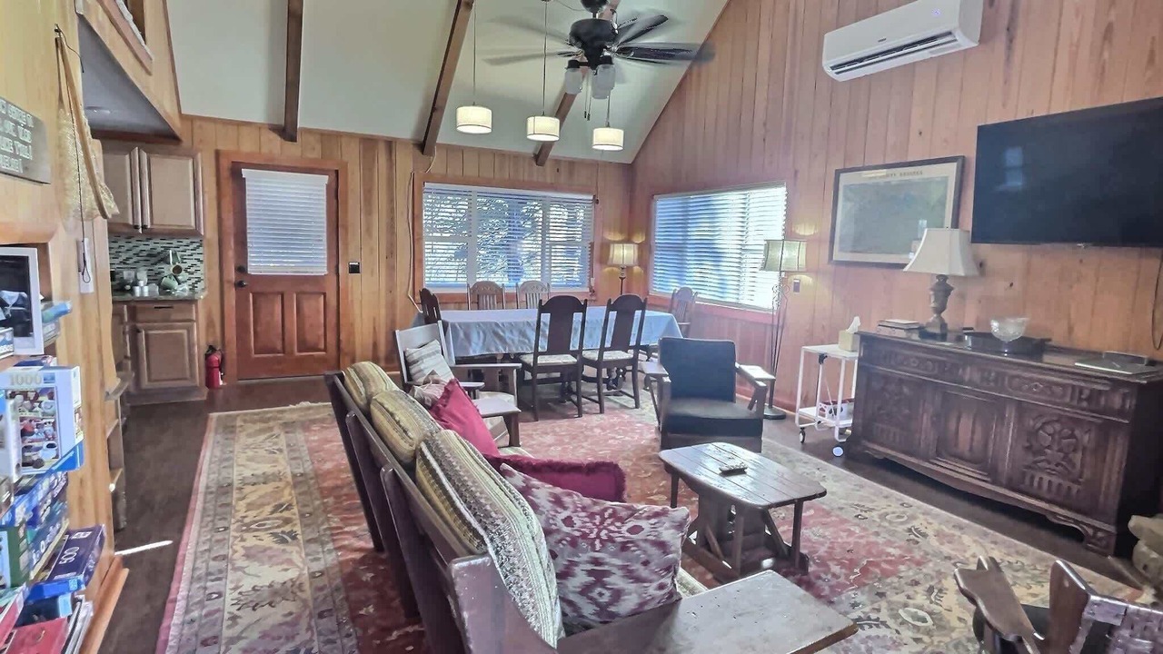 Photo of Livingroom in Eureka Springs