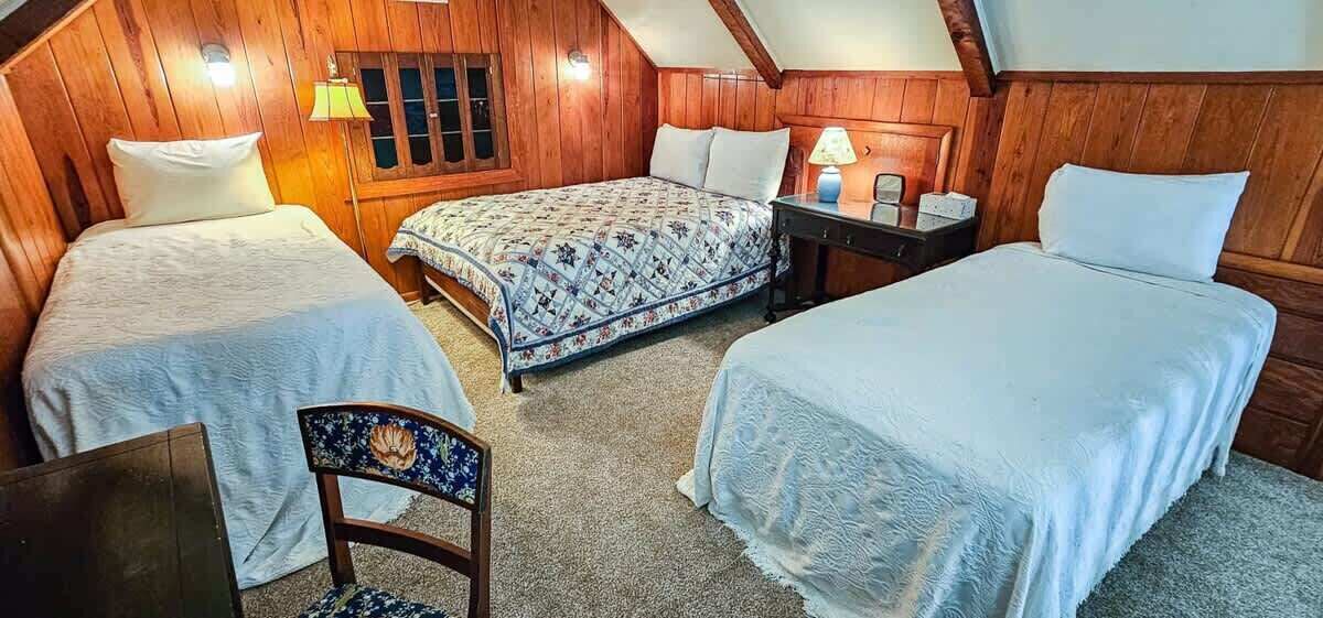 Photo of Bedroom in Eureka Springs