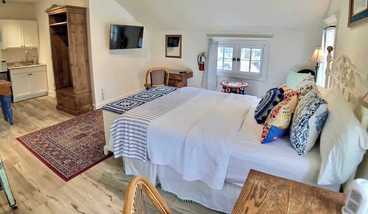 Photo of Bedroom in Eureka Springs Historic District