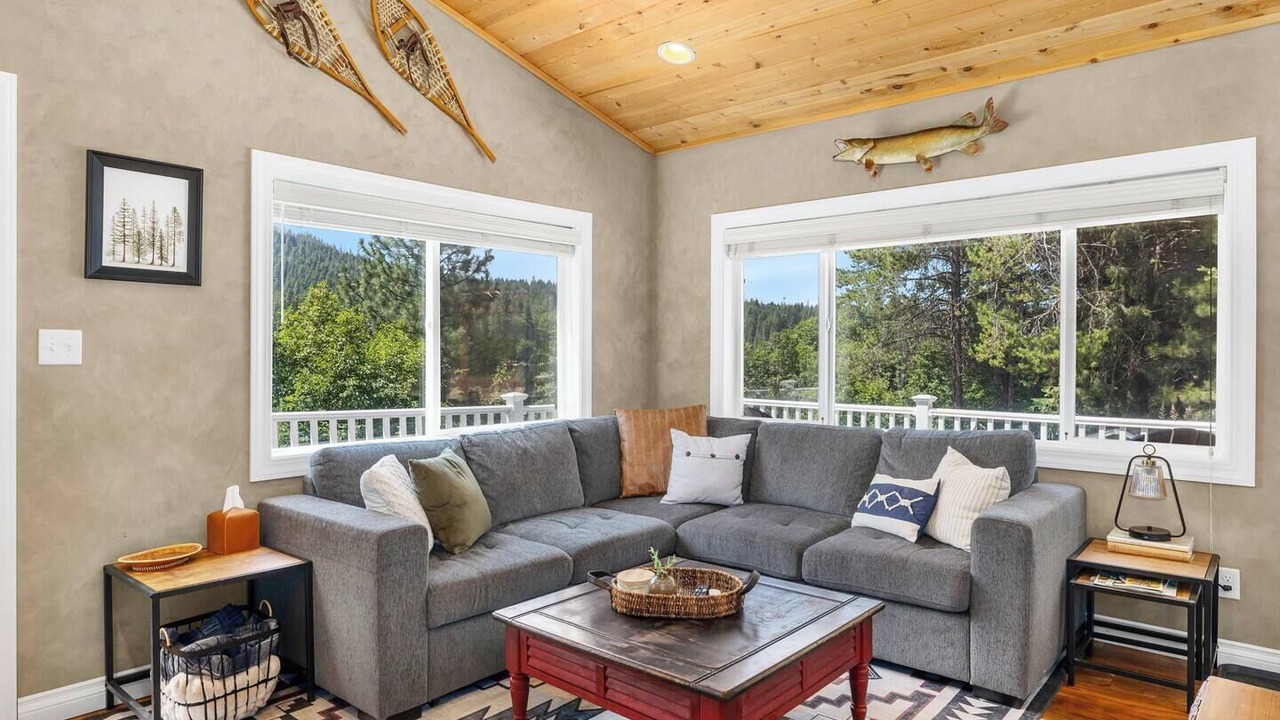 Photo of Livingroom in Newport