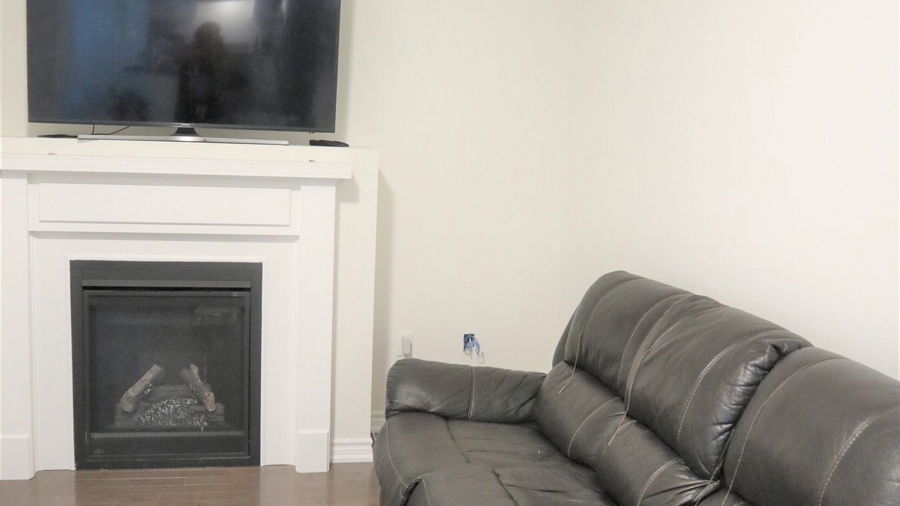 Photo of Livingroom in Bowmanville
