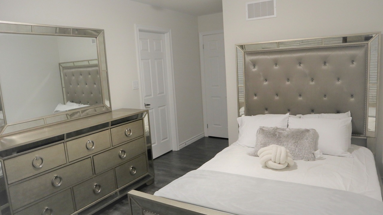 Photo of Bedroom in Bowmanville