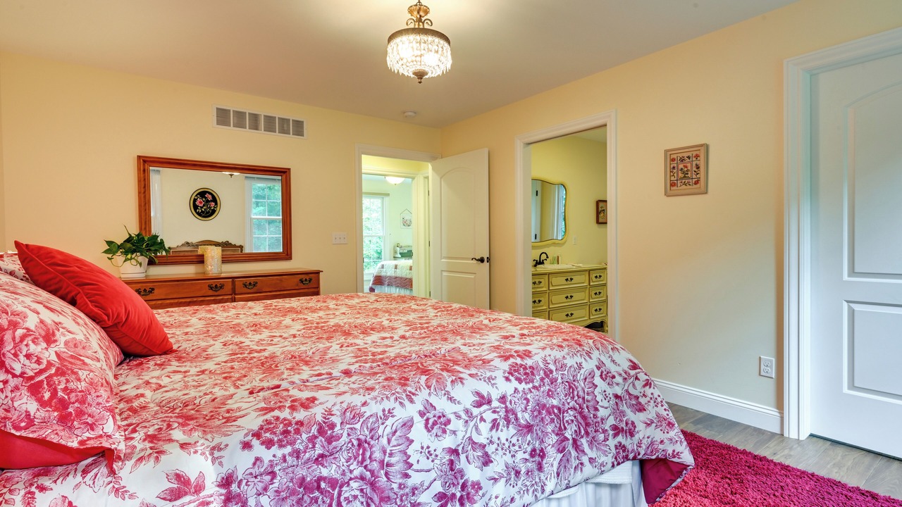 Photo of Bedroom in Flushing Township