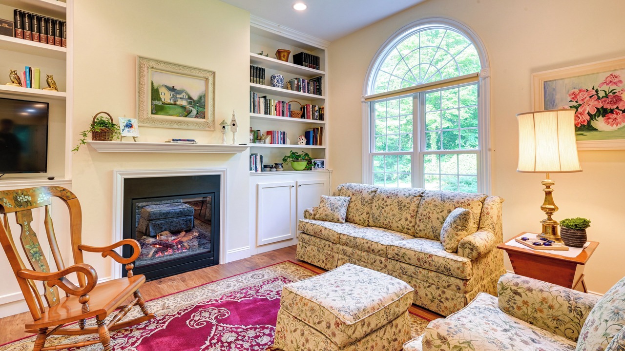 Photo of Livingroom in Flushing Township