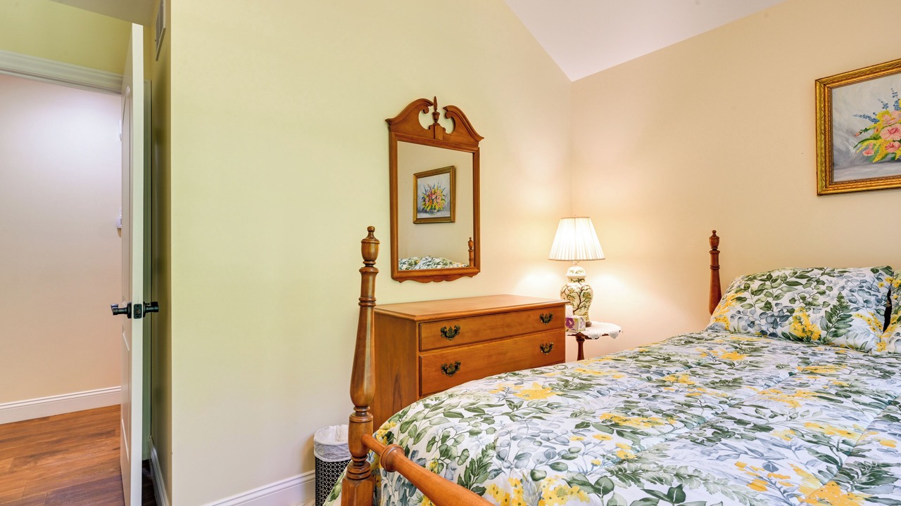 Photo of Bedroom in Flushing Township