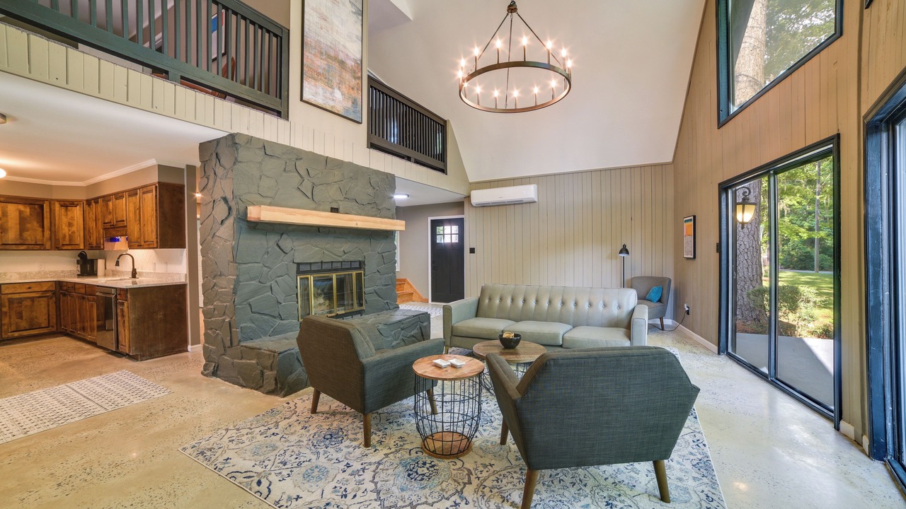 Photo of Livingroom in Valdosta