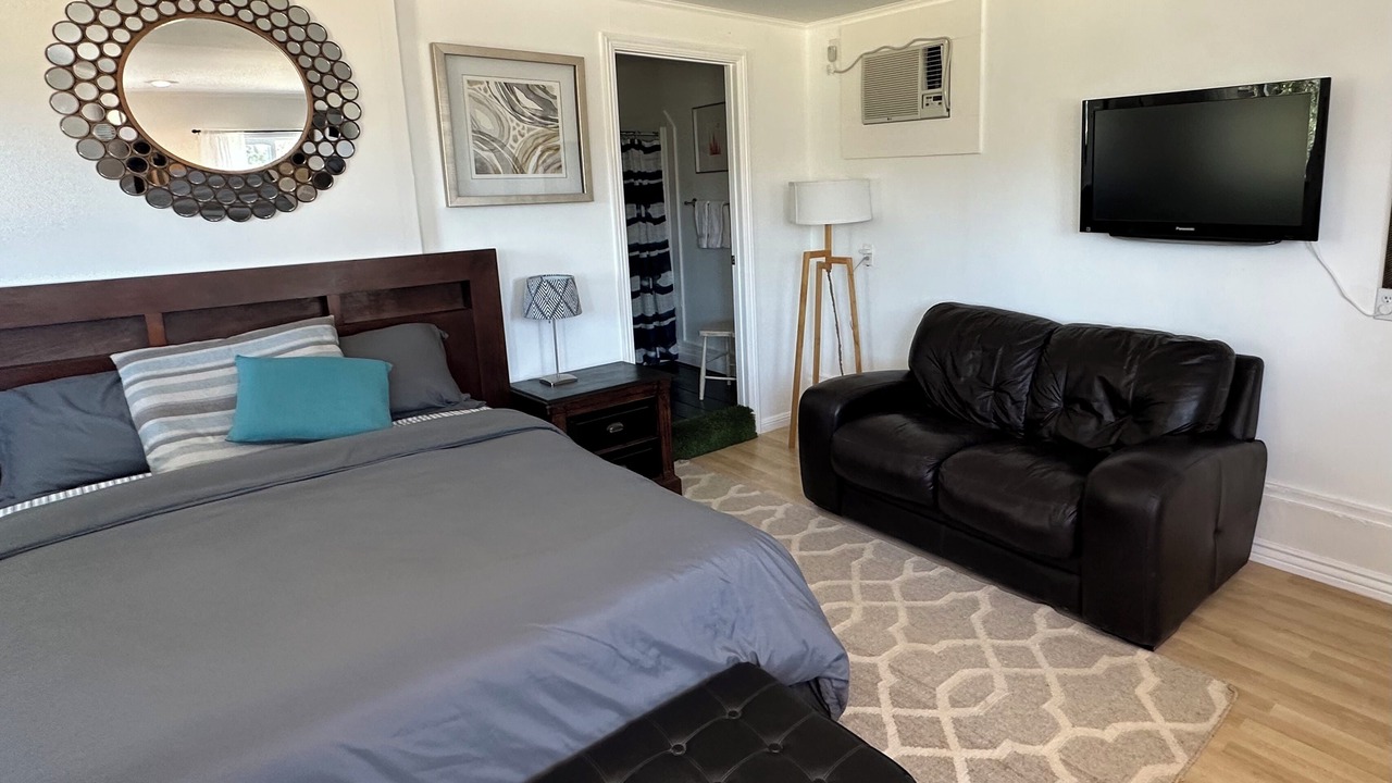 Photo of Bedroom in Geyserville