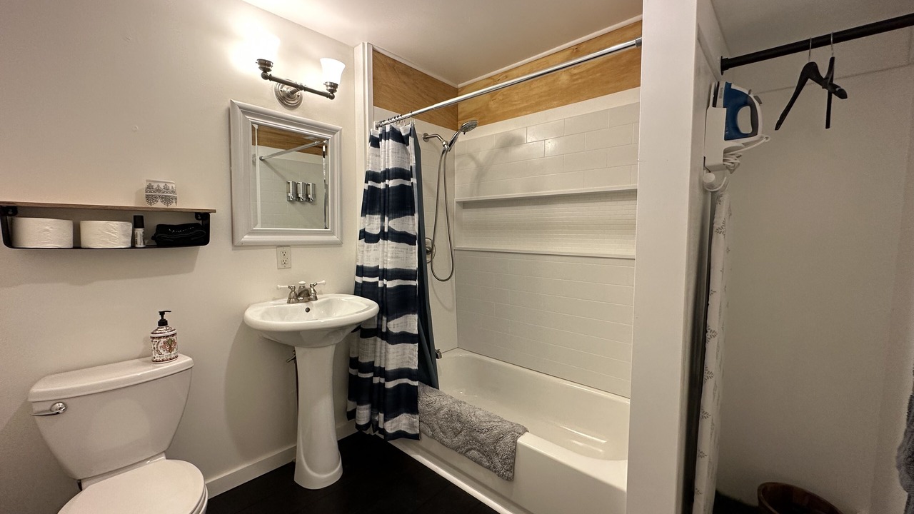 Photo of Bathroom in Geyserville