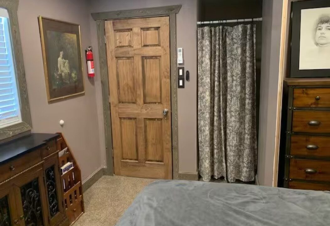 Photo of Bedroom in Hurricane