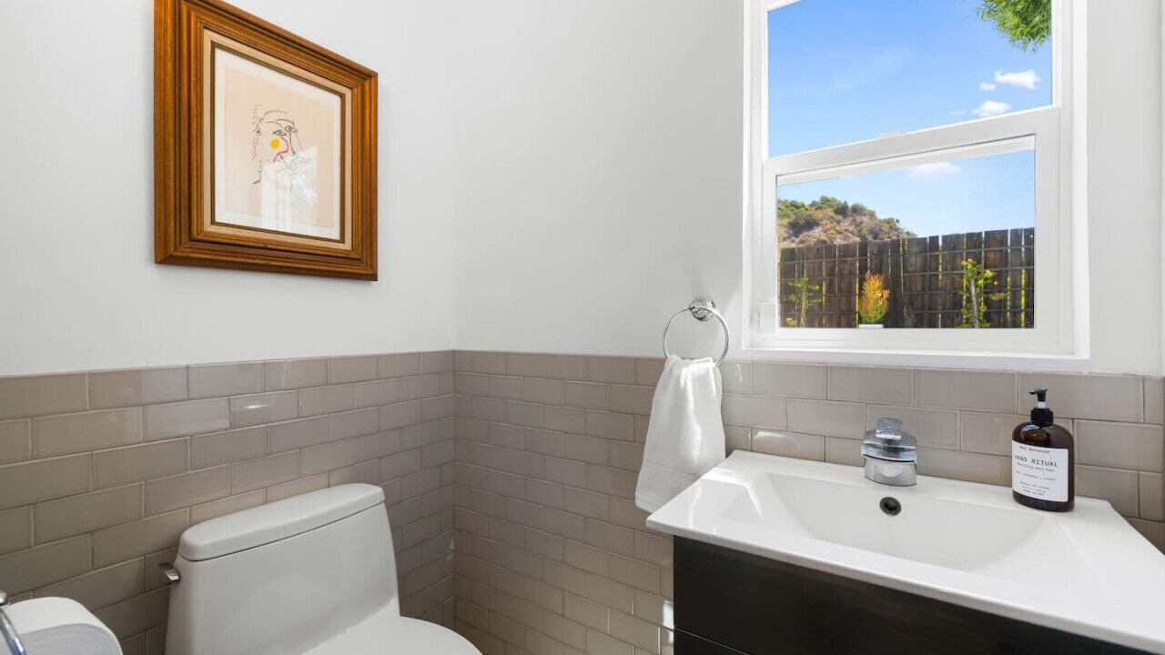 Photo of Bathroom in Beverly Glen