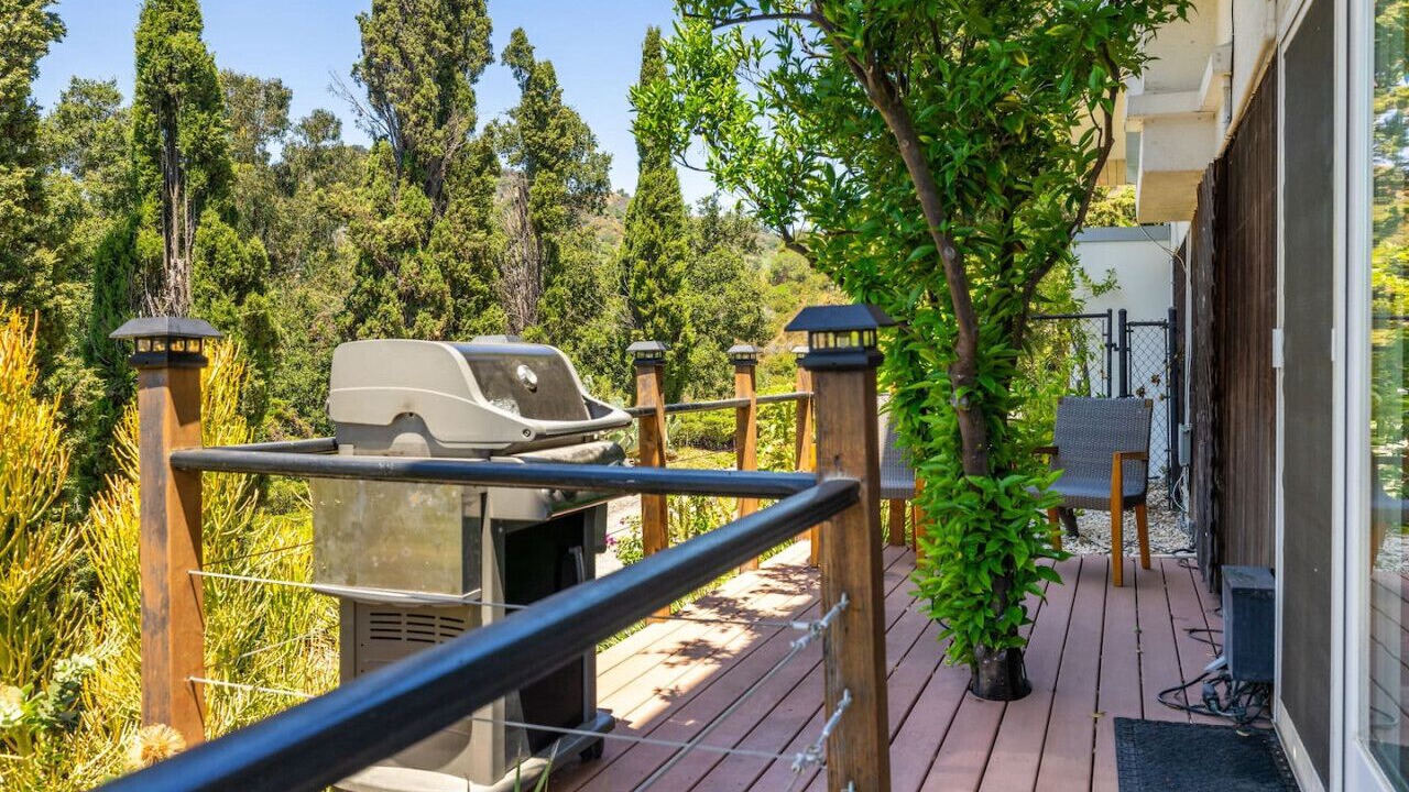 Photo of Patio Balcony in Beverly Glen
