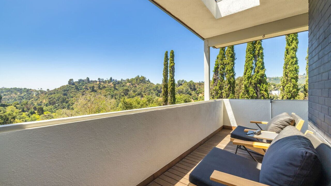 Photo of Patio Balcony in Beverly Glen
