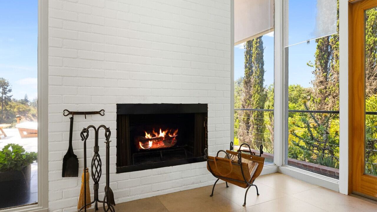 Photo of Livingroom in Beverly Glen